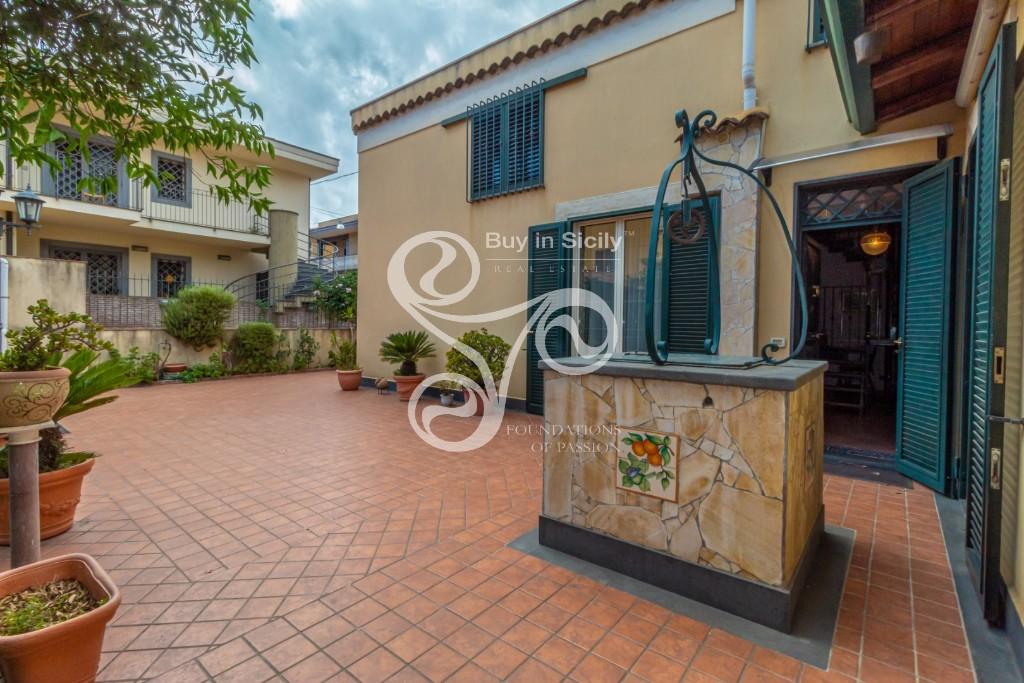 4 bedroom detached house for sale in Catania, Catania, Sicily, Italy