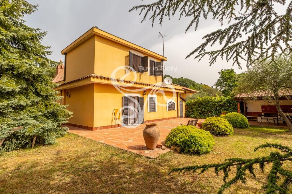 4 bedroom villa for sale in Trecastagni, Catania, Sicily, Italy