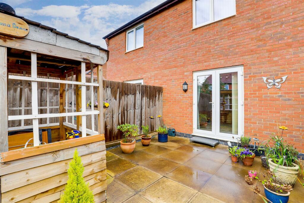 2 bedroom terraced house for sale in Sturmer Way, Beechdale