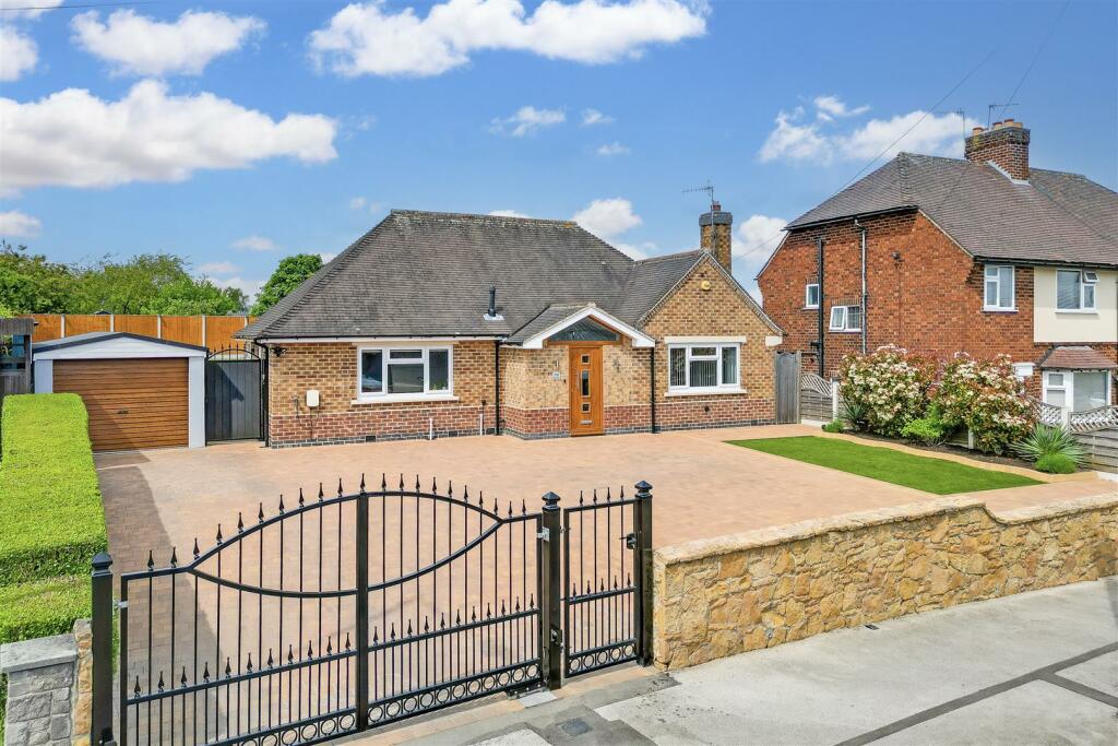 2 bedroom detached bungalow for sale in Bar Lane, Basford