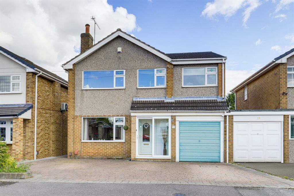 4 bedroom detached house for sale in Susan Close, Hucknall