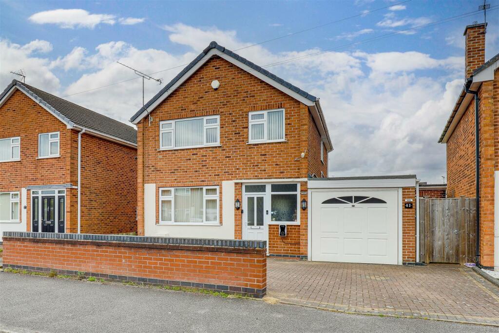 3 bedroom detached house for sale in Edgewood Drive, Hucknall