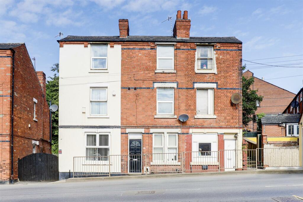 3 bedroom terraced house for sale in Arnold Road, Old Basford