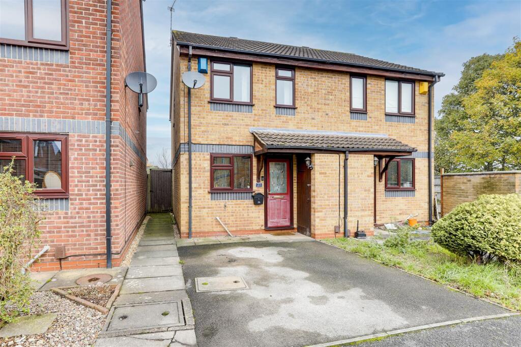 Main image of property: Roseberry Gardens, Hucknall, Nottinghamshire, NG15 7PX