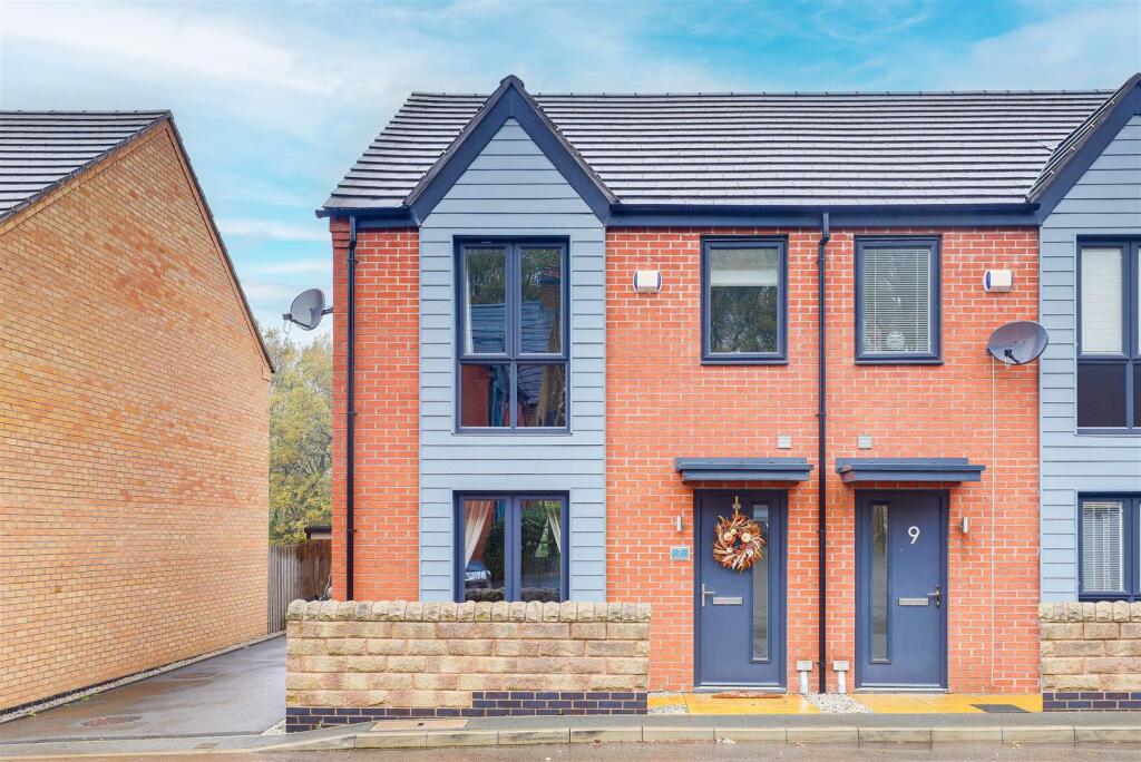 Main image of property: Country Crescent, Bestwood Village, Nottinghamshire, NG6 8ZX