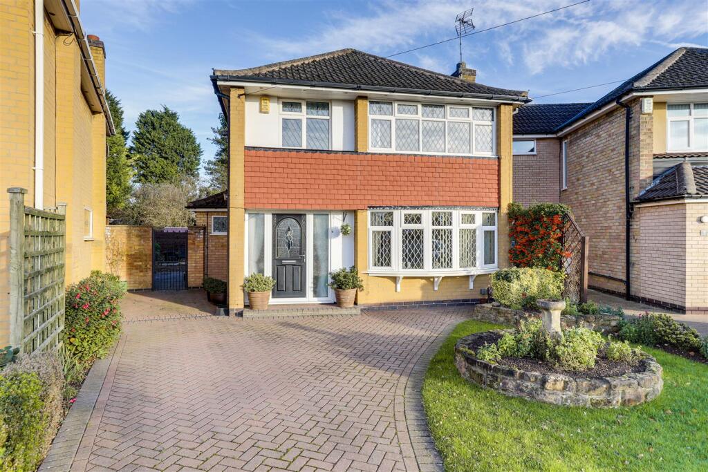 Main image of property: Rosslyn Drive, Hucknall, Nottinghamshire, NG15 8BU