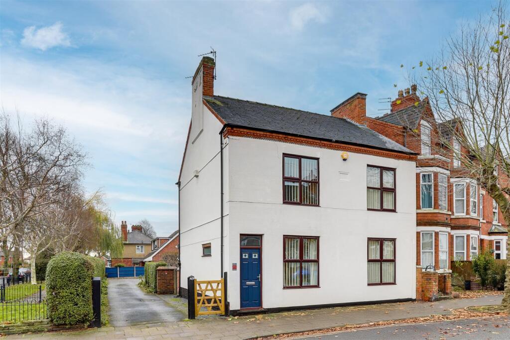 Main image of property: Derbyshire Lane, Hucknall, Nottinghamshire, NG15 7JX
