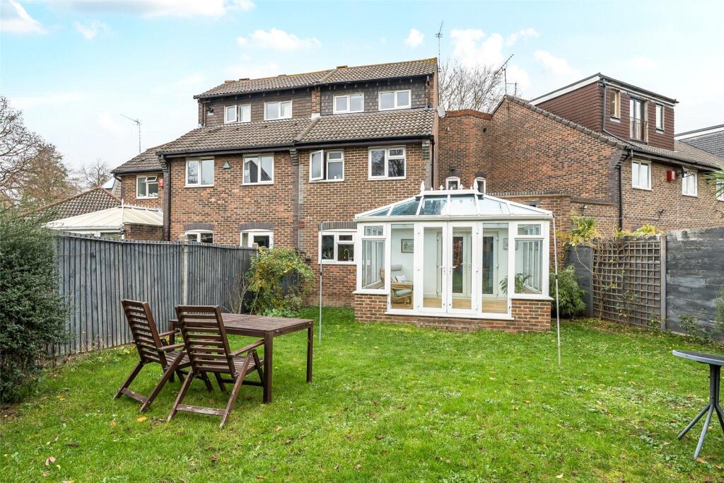 Main image of property: Greenacre Square, Rotherhithe, SE16