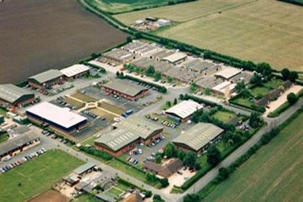 Light industrial facility to lease in Monument Business Park, Chalgrove