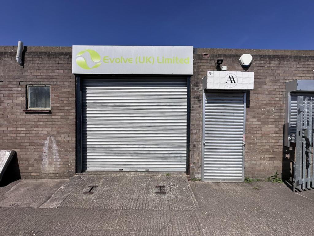 Main image of property: 5a Lupton Road, Thame, OX9 3SE