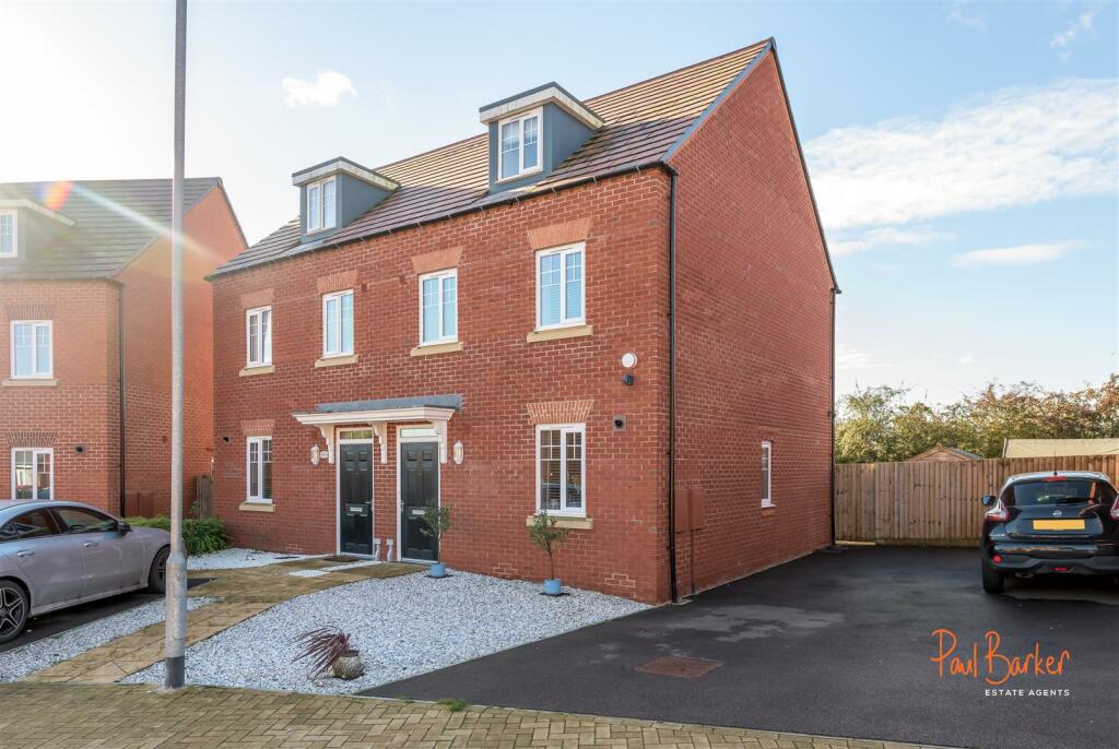 3 bedroom house for sale in Busby Mead, Marston Moretaine, Bedford, MK43