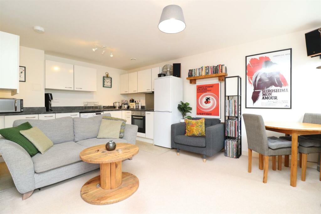 Additional property image - Hatfield Road, St. Albans