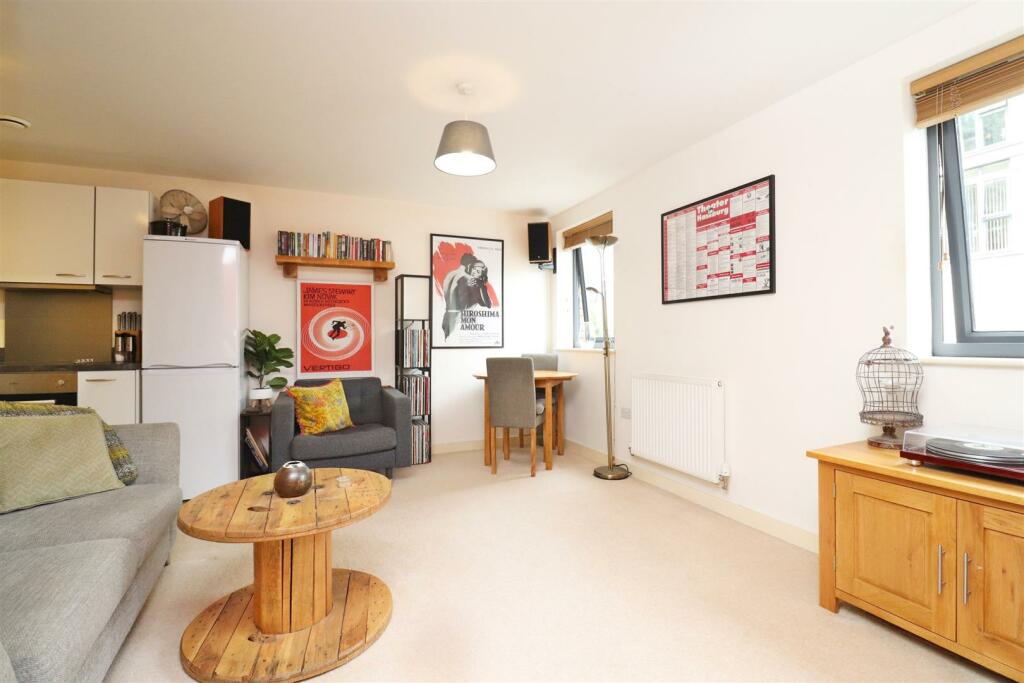 Additional property image - Hatfield Road, St. Albans