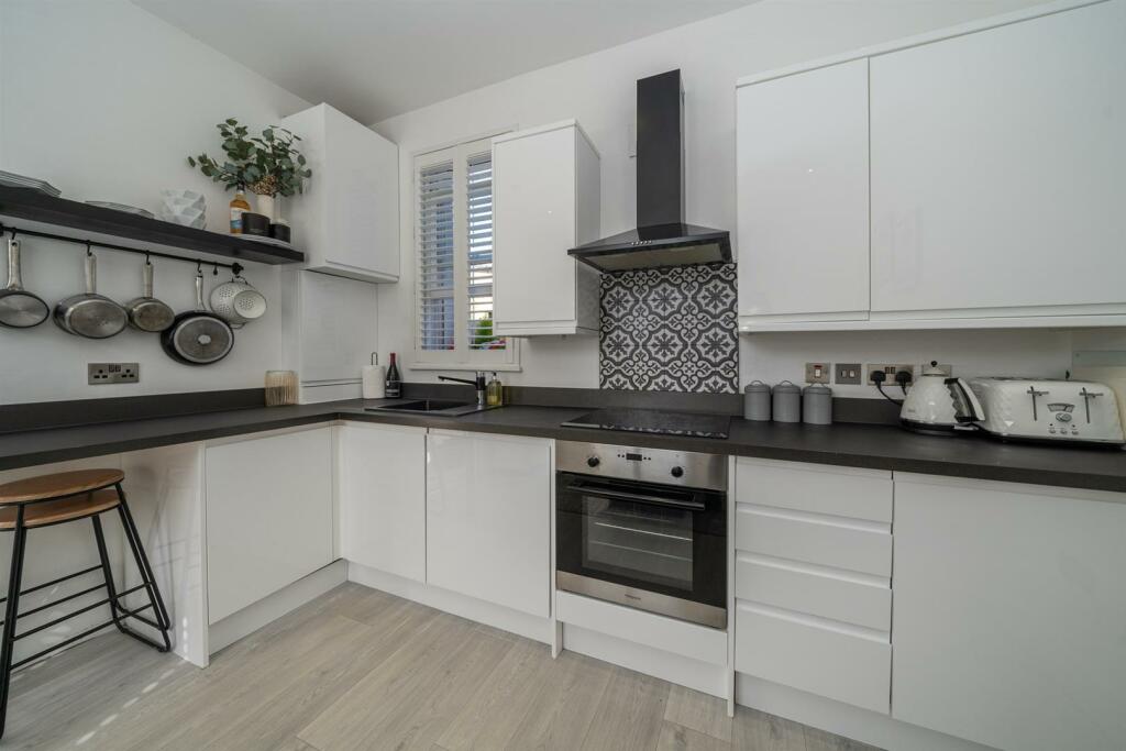 Additional property image - Etna Road