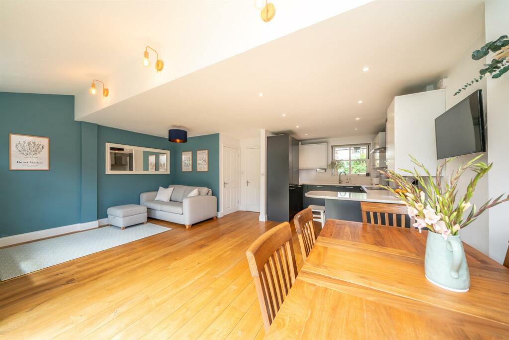 Additional property image - Folly Lane, St. Albans