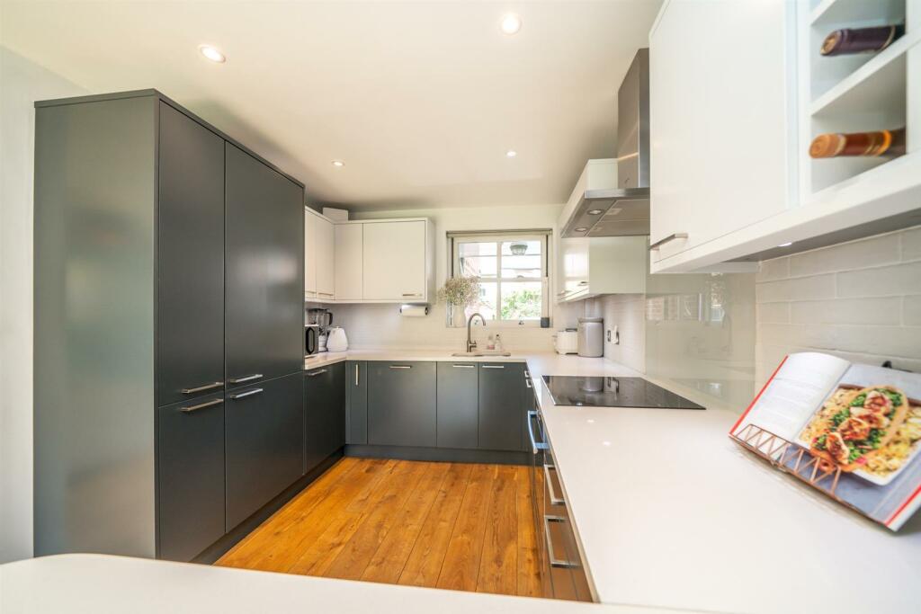 Additional property image - Folly Lane, St. Albans