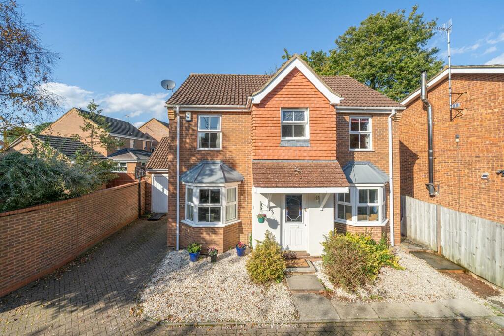 4 bedroom house for sale in Marconi Way, St. Albans, AL4