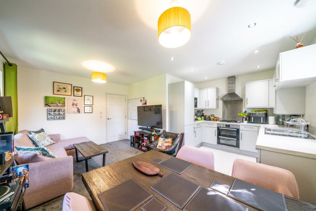 Additional property image - Neville Close, St. Albans