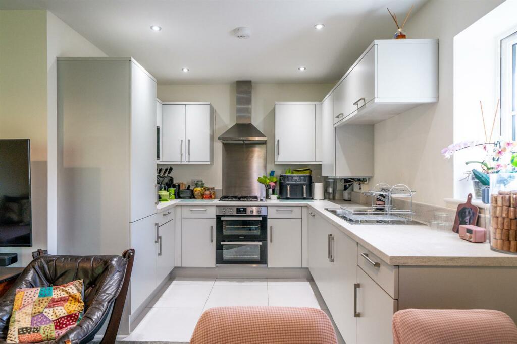 Additional property image - Neville Close, St. Albans