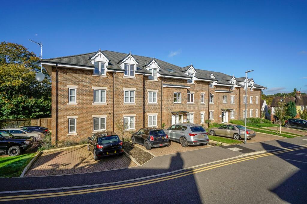 Additional property image - Neville Close, St. Albans