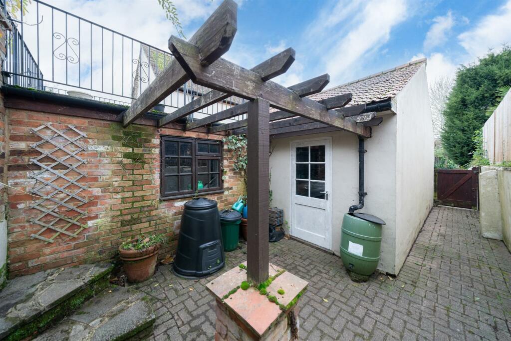 Additional property image - High Street, London Colney, St. Albans