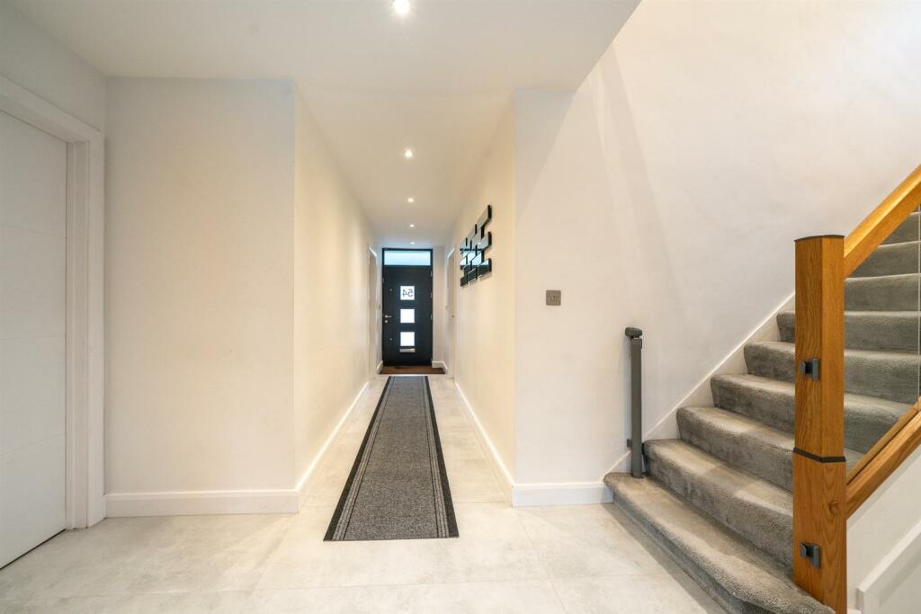 Additional property image - Oakwood Road, Bricket Wood