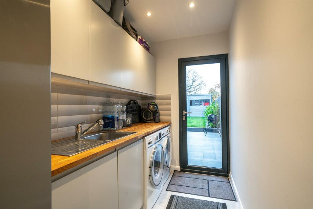 Additional property image - Oakwood Road, Bricket Wood