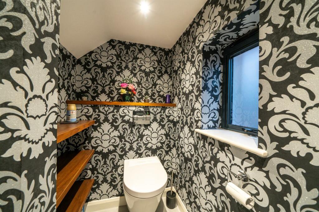 Additional property image - Oakwood Road, Bricket Wood