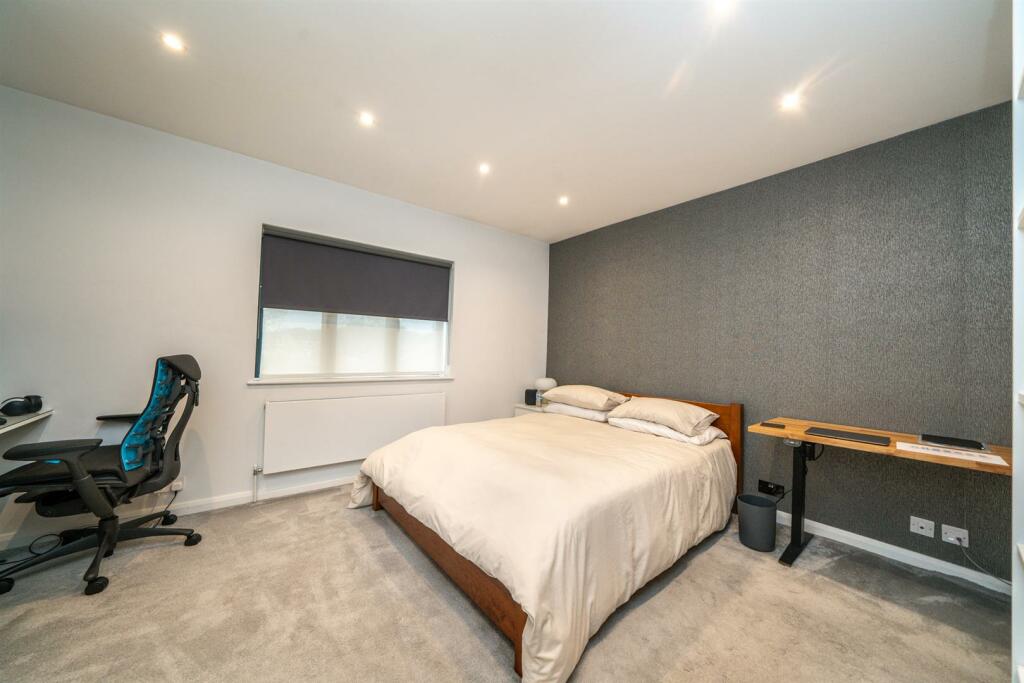 Additional property image - Oakwood Road, Bricket Wood