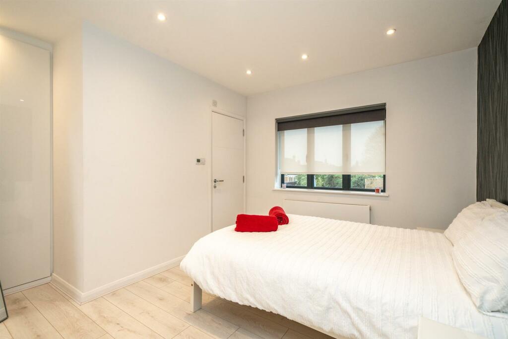 Additional property image - Oakwood Road, Bricket Wood