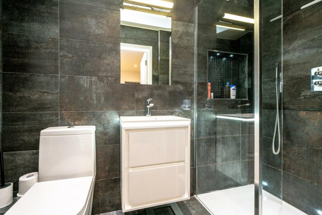 Additional property image - Oakwood Road, Bricket Wood