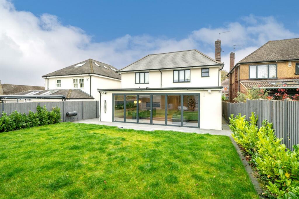 Additional property image - Oakwood Road, Bricket Wood