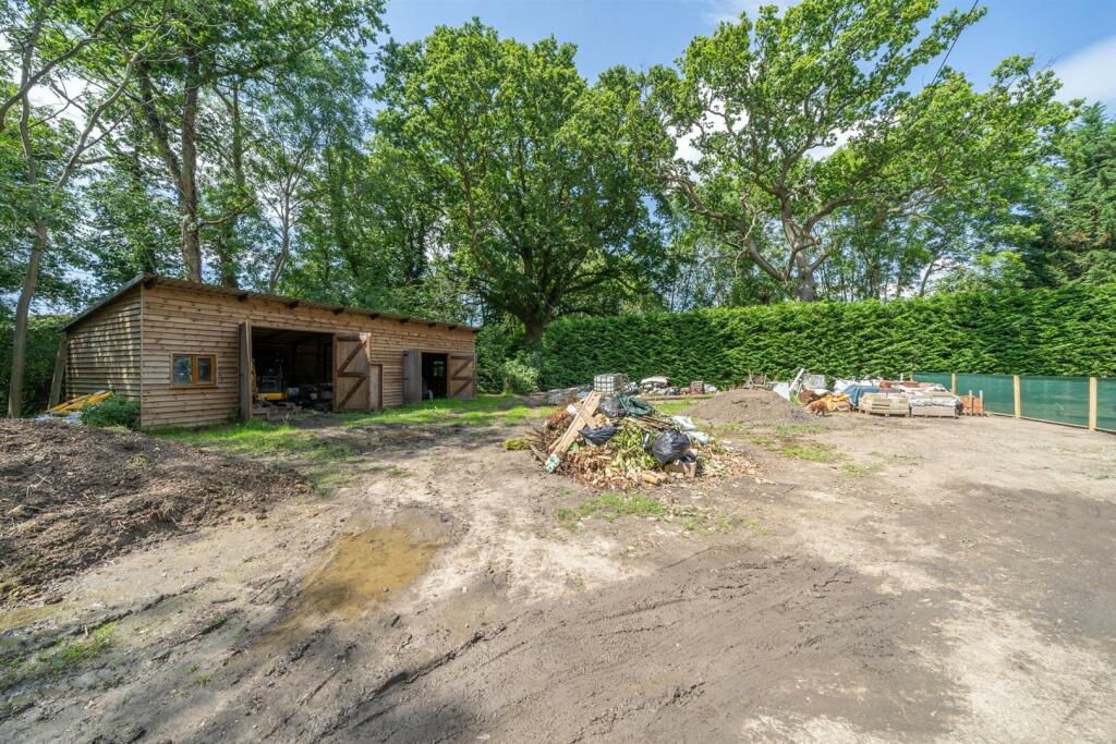 Additional property image - Lye Lane, Bricket Wood