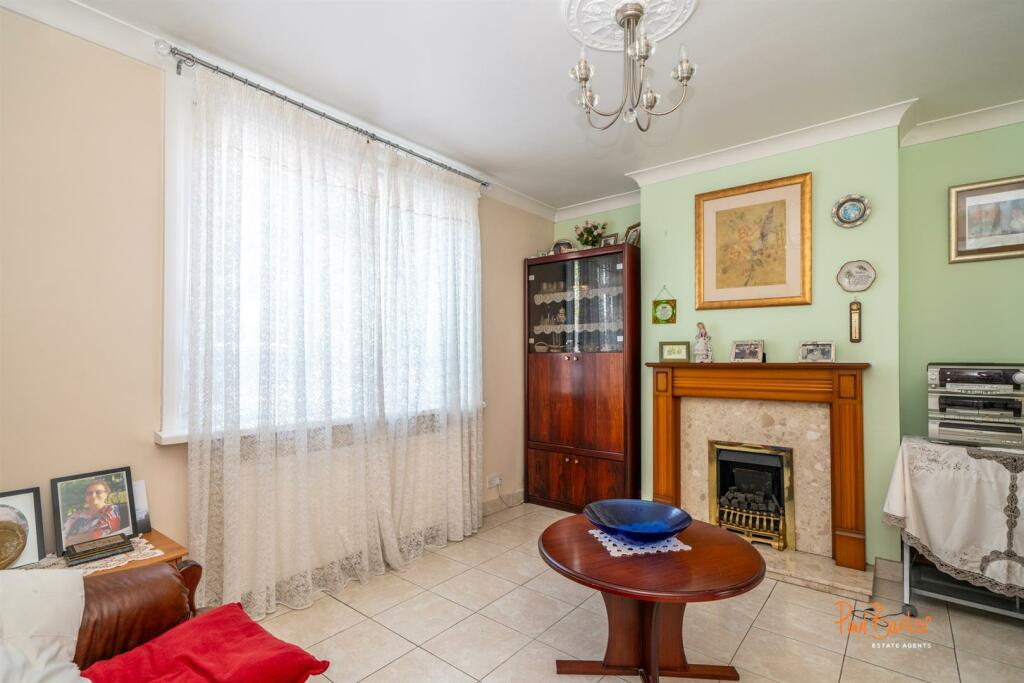 Additional property image - Cell Barnes Lane, St. Albans