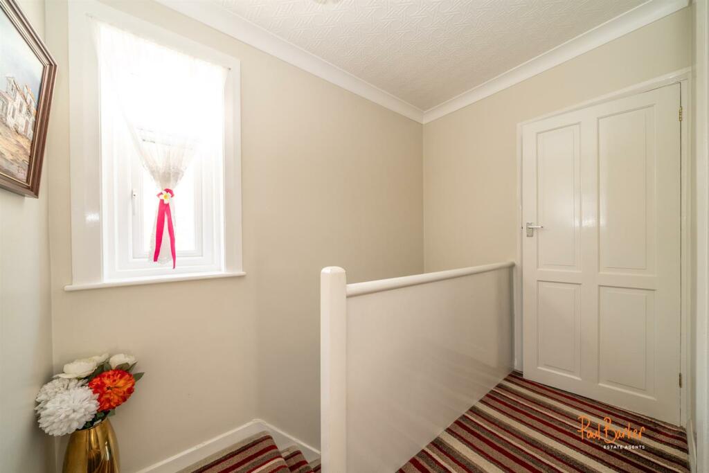 Additional property image - Cell Barnes Lane, St. Albans