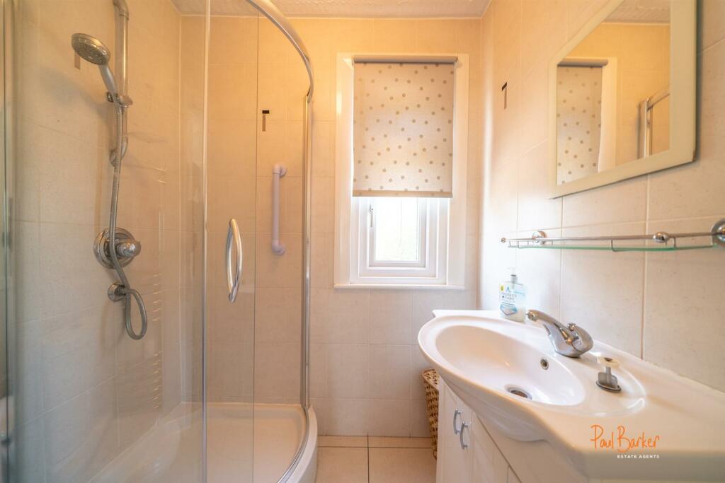 Additional property image - Cell Barnes Lane, St. Albans