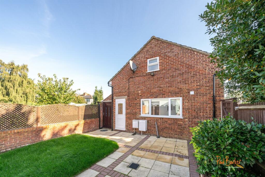 Additional property image - Cell Barnes Lane, St. Albans