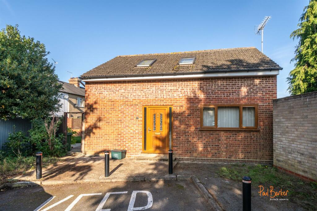 Additional property image - Cell Barnes Lane, St. Albans