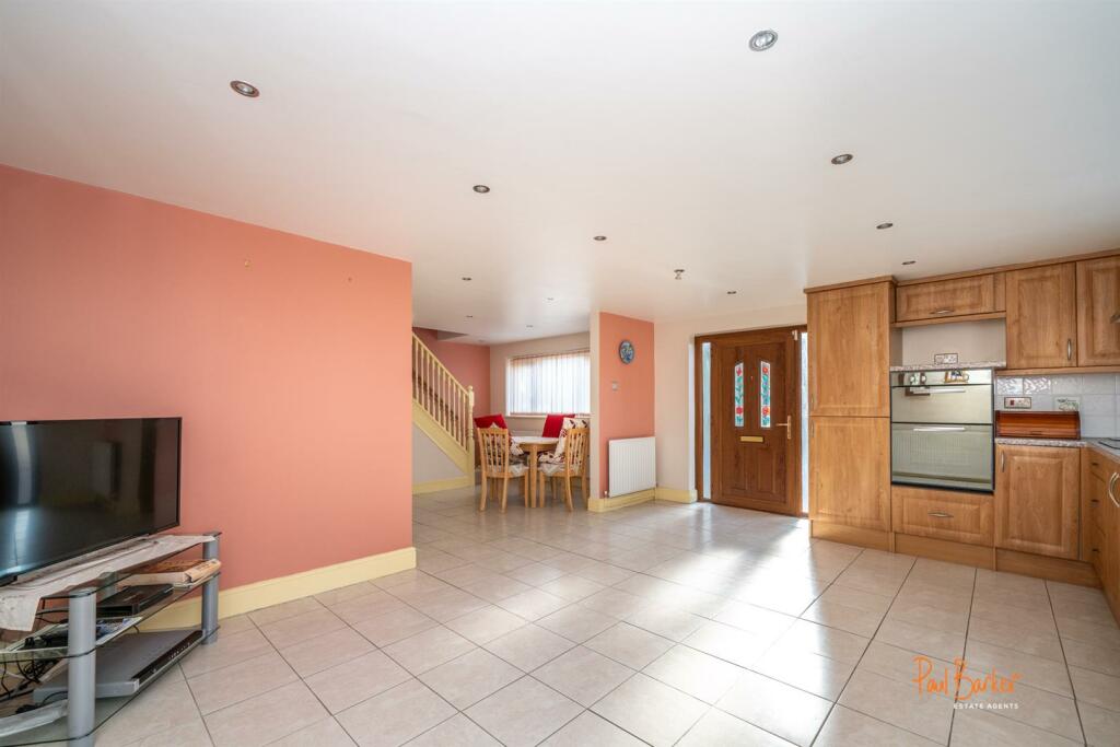 Additional property image - Cell Barnes Lane, St. Albans