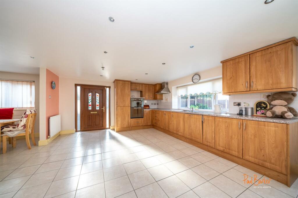 Additional property image - Cell Barnes Lane, St. Albans