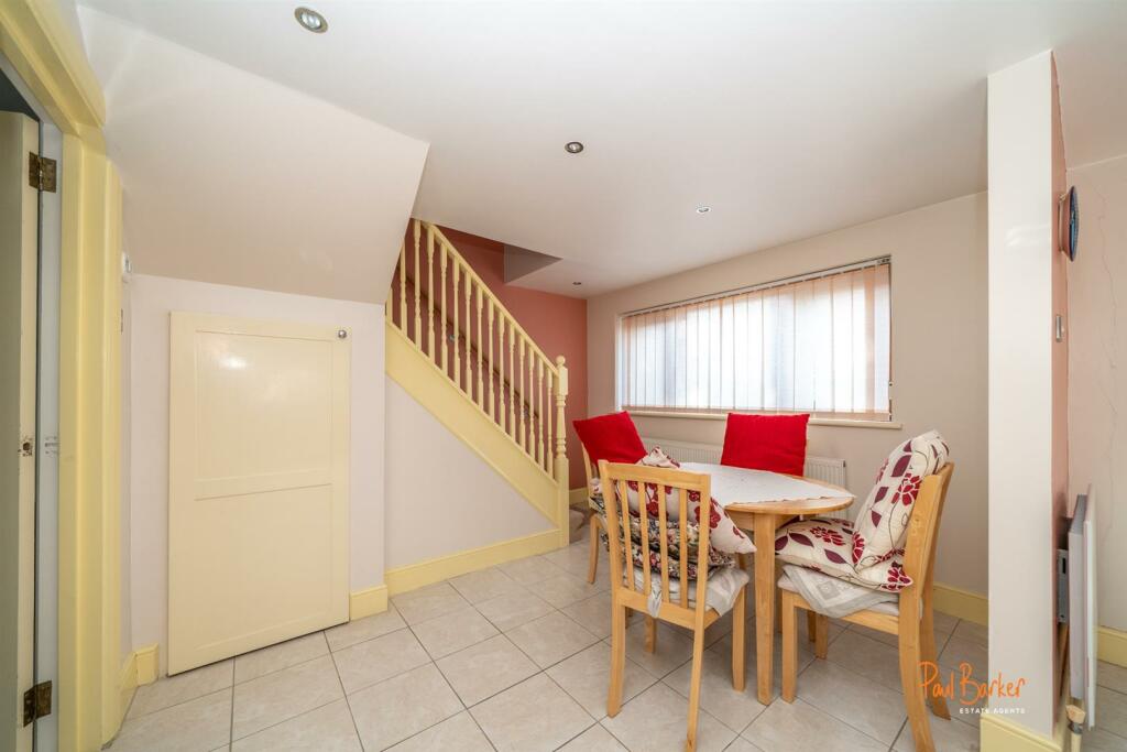 Additional property image - Cell Barnes Lane, St. Albans