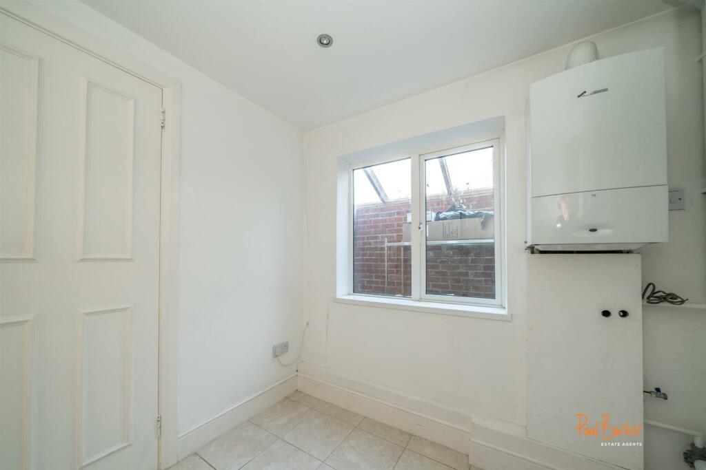 Additional property image - Cell Barnes Lane, St. Albans