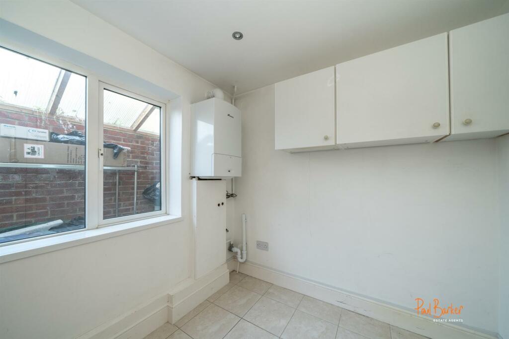 Additional property image - Cell Barnes Lane, St. Albans