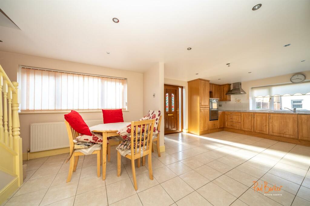 Additional property image - Cell Barnes Lane, St. Albans
