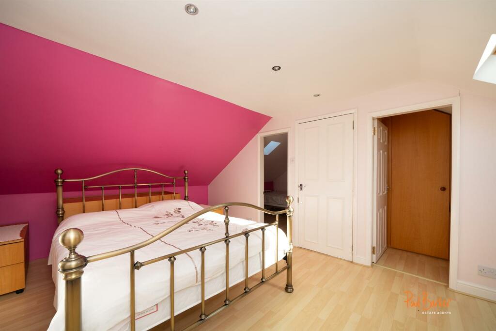 Additional property image - Cell Barnes Lane, St. Albans