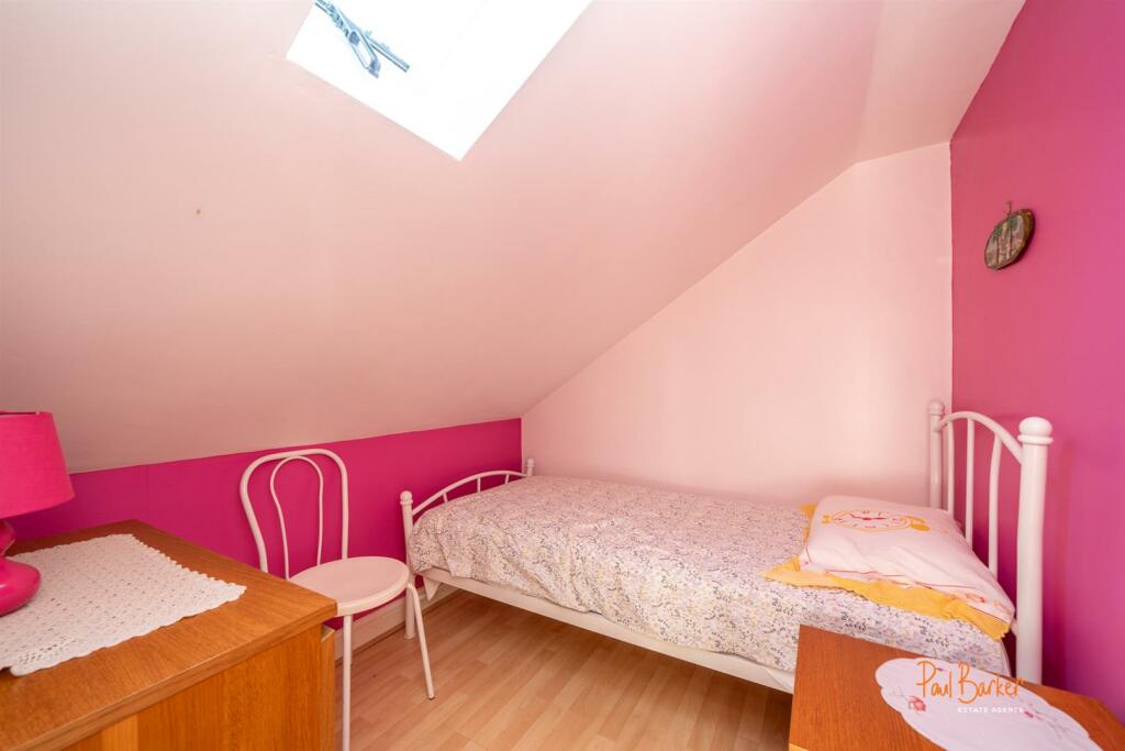 Additional property image - Cell Barnes Lane, St. Albans