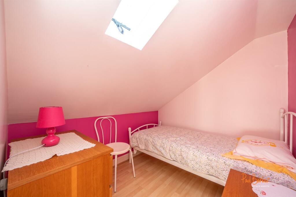 Additional property image - Cell Barnes Lane, St. Albans