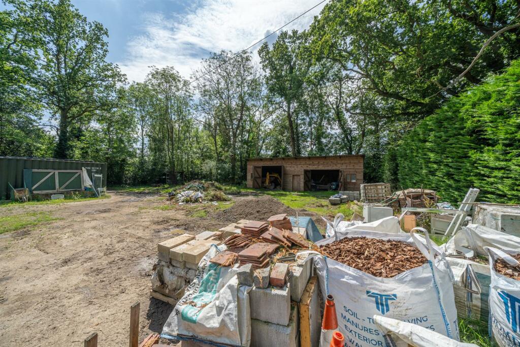 Additional property image - Lye Lane, Bricket Wood