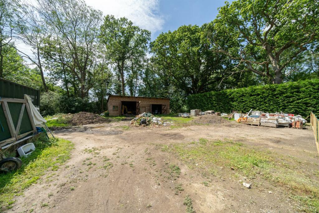 Additional property image - Lye Lane, Bricket Wood