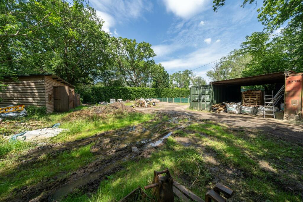 Additional property image - Lye Lane, Bricket Wood